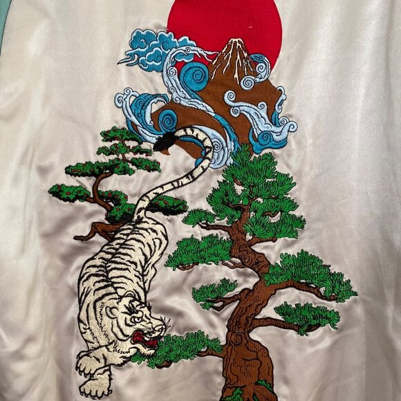 Vintage-Style Standard Issue Embroidered Tiger Souvenir Bomber Jacket XL Satin S - Picture 7 of 9